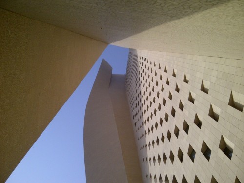 1325536400-al-hamra-firdous-tower-04-1000x750