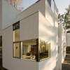 white-modern-residence-16