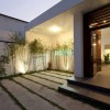 Nhà ở tại Gò Vấp - MM + + Architects - Khoảng sân trước lối vào