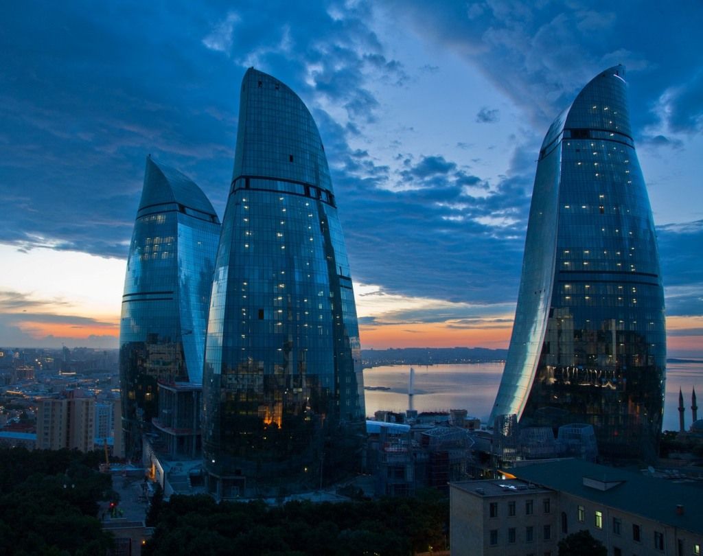http://kienviet.net/wp-content/uploads/2012/10/Flame_Towers_Baku_Azerbaijan.jpg