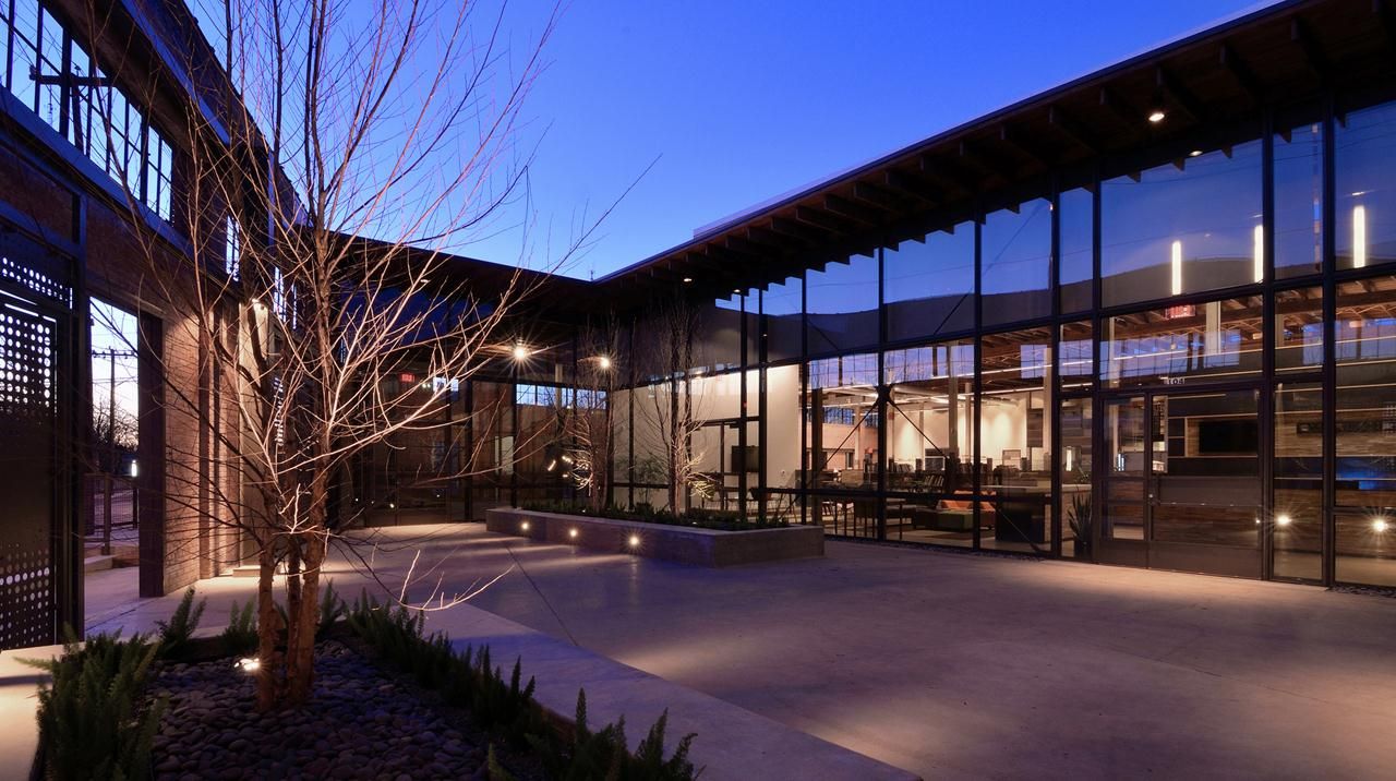 5537fb30e58ece9fb600001f_aia-names-top-10-most-sustainable-projects-of-2015_hugheswarehouse_scottadams_courtyard (Copy)