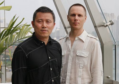 Andy Cao và đồng sự - nghệ sĩ Xavier Perrot tại TP.HCM. Ảnh: Trung Dũng