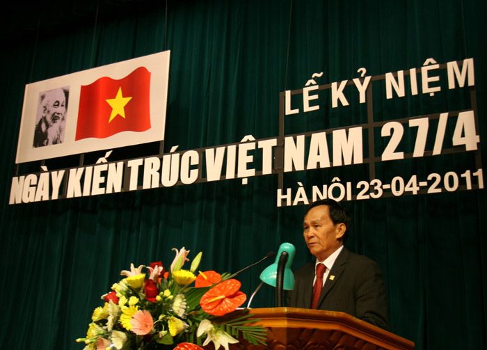 KTS Nguyễn Tấn Vạn - CT Hội Kiến trúc sư Việt Nam phát biểu tại lễ kỹ niệm ngày 27-4