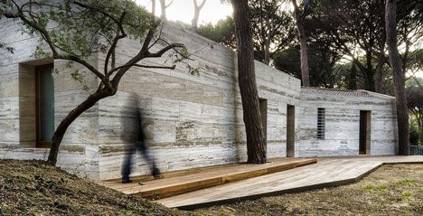 dezeen House in a Pine Wood by Sundaymorning and Massimo Fiorido Associati 3