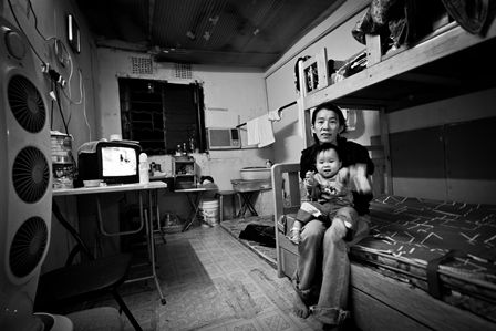 Căn hộ tại tòa nhà công nghiệp Tai Kok Tsui - Photographer: Brian Ching