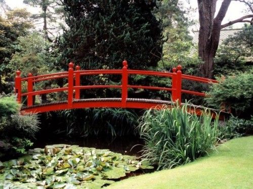 japanese-koi-pond-red-bridge-15-600x449