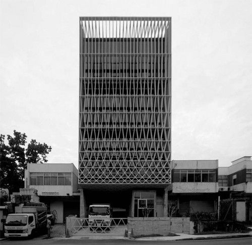 A Simple Factory Building / Pencil Office / Singapore