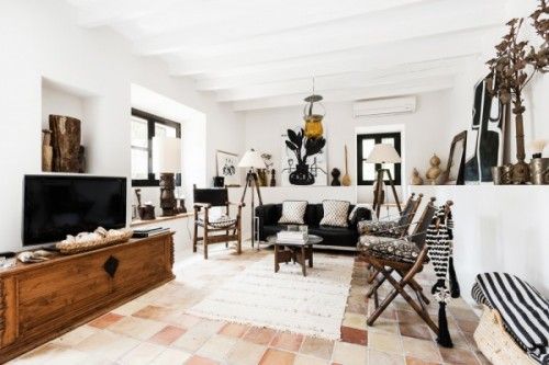 Căn nhà tràn ngập tinh thần thiết kế thanh lịch và tối giản của Malene Birger, thể hiện qua cách chọn màu đến các vật dụng trong nhà.