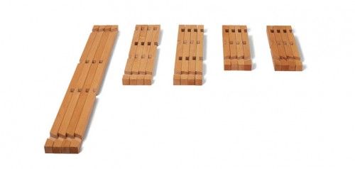 Bàn 5 x 4 chứa 20 (5 loại khác nhau, mỗi loại gồm 4 thanh) thanh gỗ và 1 mặt bàn kính dày 10 mm