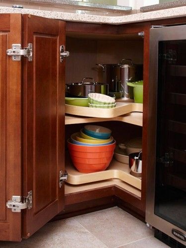 Tủ/kệ lazy susan được coi là phát minh làm "thay da đổi thịt" cách thức lưu trữ đồ dùng nhà bếp thông thường.