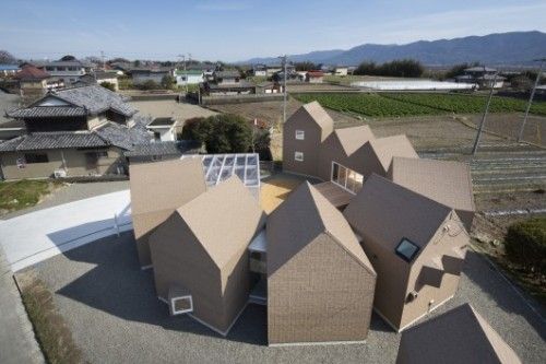 House of Awa-cho / Container Design. Image © Eiji Tomita