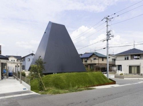 House in Saijo / Suppose Design Office. Image Courtesy of Nacasa&Partners Inc.