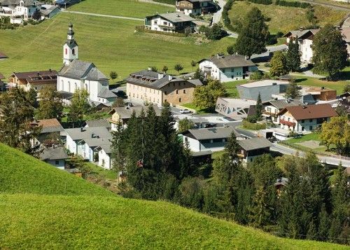 dezeen_Community-Center-in-Tyrol-by-Machn-Architekten_ss_2