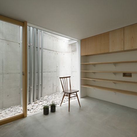 dzn_House-in-Minamimachi3-by-Suppose-Design-Office-6