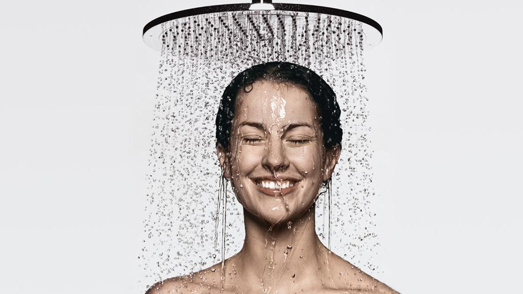 hg alvensleben woman overhead shower