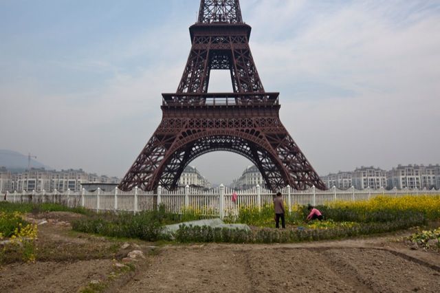 Tháp Eiffel nhái cao 107 m