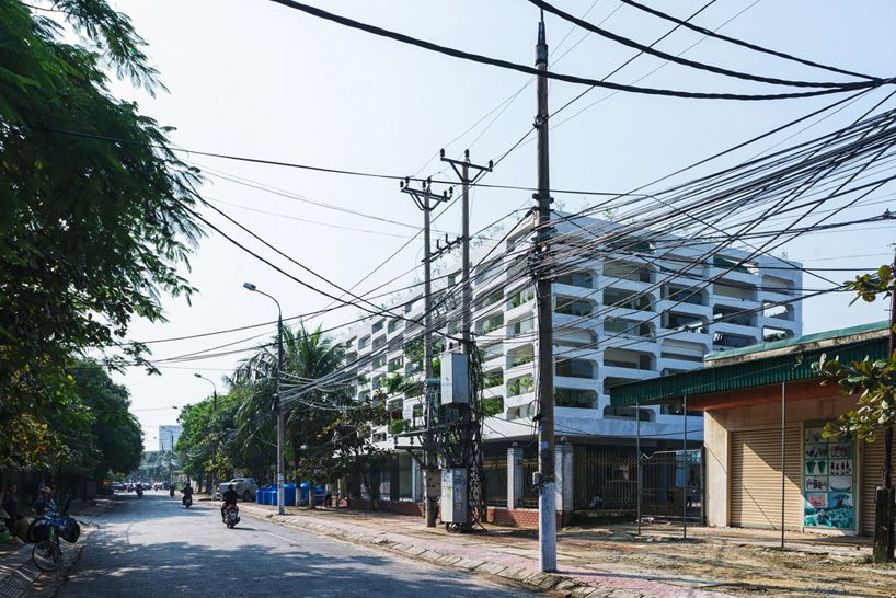 HP-architects-SRDP-IWMC-ha-tinh-office-vietnam-designboom-09