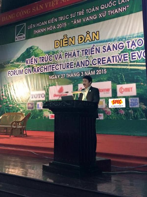 Ông Ngô Doãn Đức- Phó chủ tịch Hội KTS Việt Nam, trưởng ban tổ chức giải thưởng phát biểu trong buổi phát động giải thưởng Spec Go Green Awards 2015.