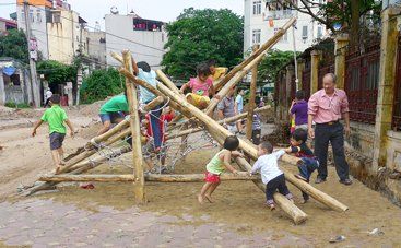 Phương án đặt sân chơi, giành lại không gian cho trẻ em do KTS Bùi Thế Trung Nguyễn Văn Hạnh đề xuất