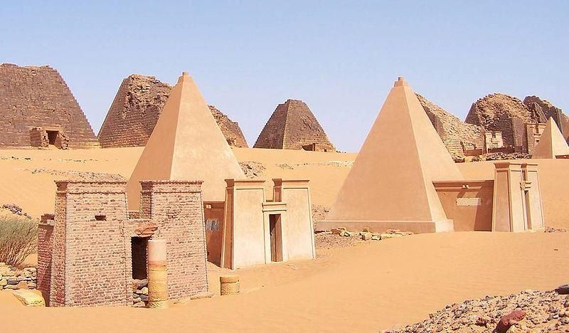 800px Sudan Meroe Pyramids 30sep2005 2 1 Copy