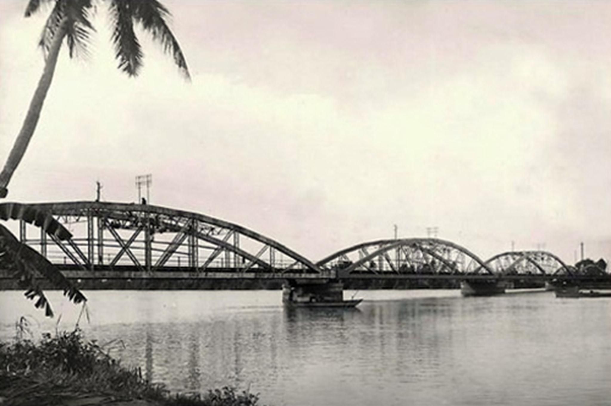 Cầu sắt Bình Lợi năm 1960. Ảnh: Panoramio