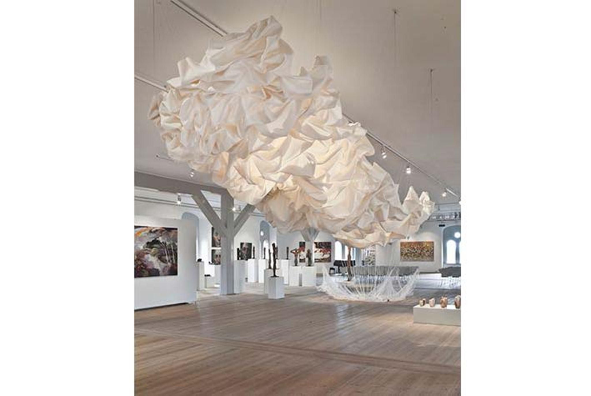 Cecilie Bendixen, “Draped Nimbostratus” (Mây vũ tầng bị che phủ) thuộc gallery Maria Wettergren