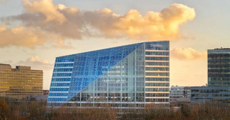Công nghệ hiện đại trong tòa nhà thông minh tại Amsterdam