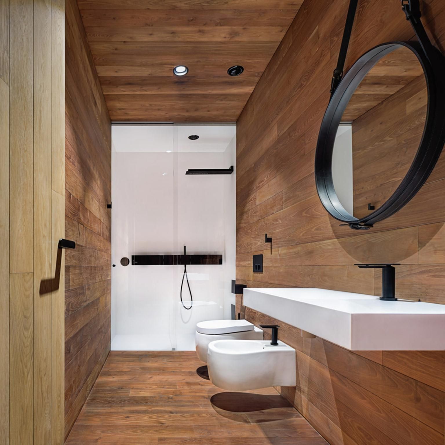 Nhà vệ sinh được thiết kế hiện đại.