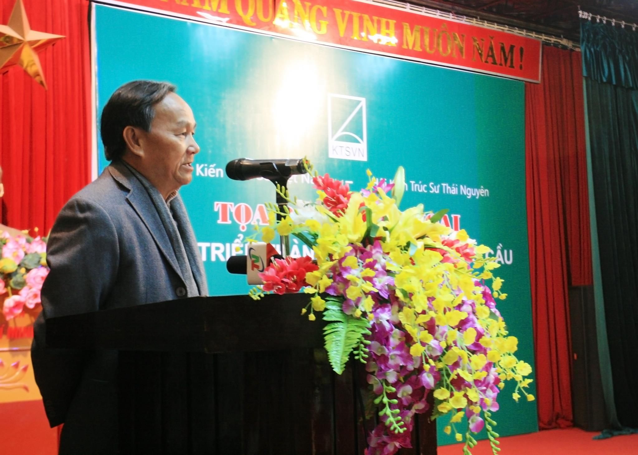 KTS Nguyễn Tấn Vạn - Chủ tịch Hội KTS Việt Nam phát biểu tại buổi Tọa đàm
