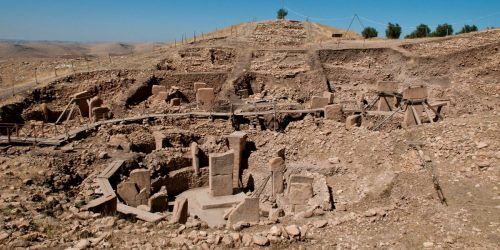 the-oldest-building-we-know-of-is-gbekli-tepe-in-present-day-turkey-built-somewhere-around-9500-bc-archaeologists-arent-certain-of-its-function-but-it-was-probably-religious