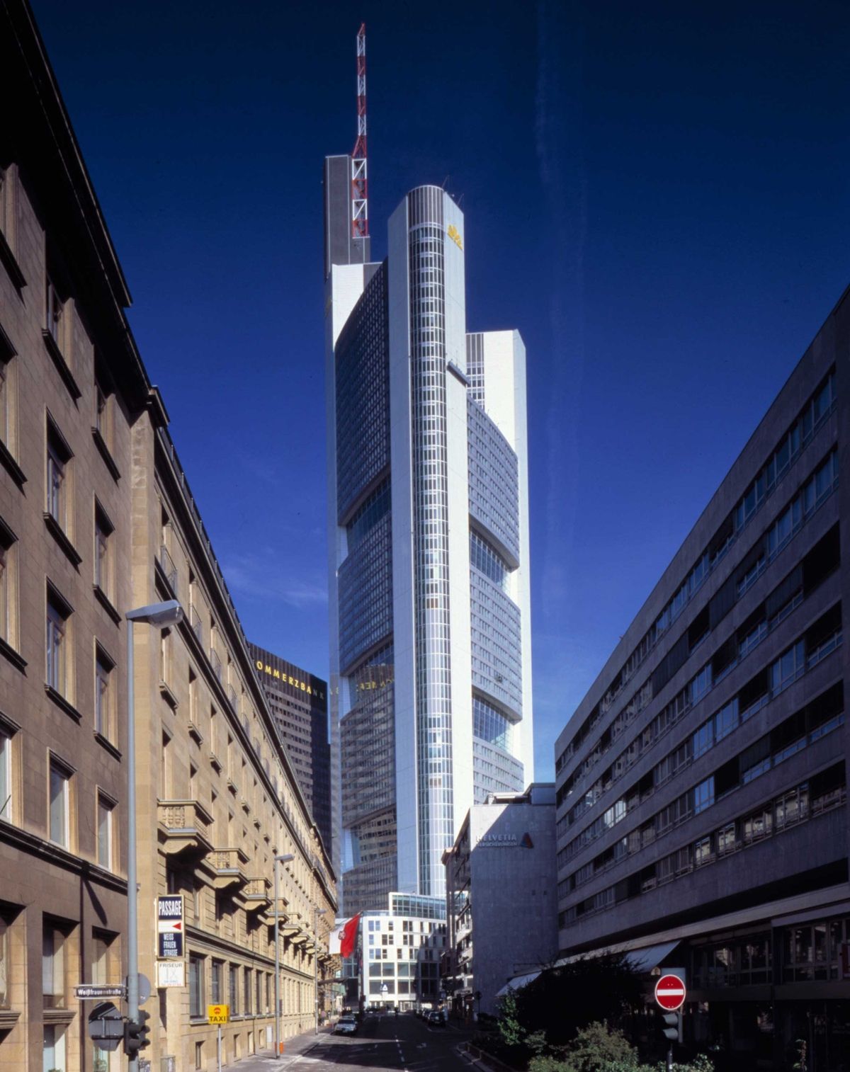 Figure 1a CommerzBank Tower in Frankfurt