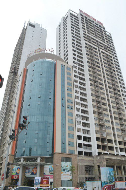 Tòa nhà Sun Square (đường Lê Đức Thọ, Mỹ Đình 2) của Công ty cổ phần đầu tư phát triển đô thị Thăng Long nằm trong danh sách 79 công trình nhà chung cư cao tầng vi phạm quy định về PCCC trong đầu tư xây dựng. (c) Kienthuc.vn