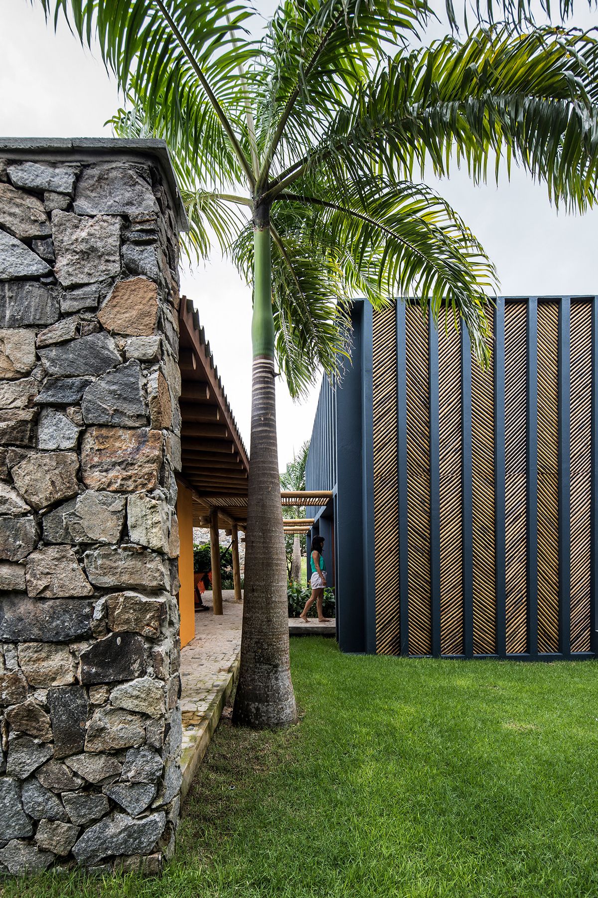 Vilela Florez Hoạ tiết xương cá cho kiến trúc của Bamboo House 12