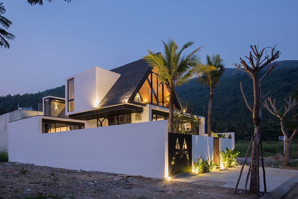 Maison Mansardée - Villa với kết cấu thép dưới chân núi Sơn Trà | 85 Design