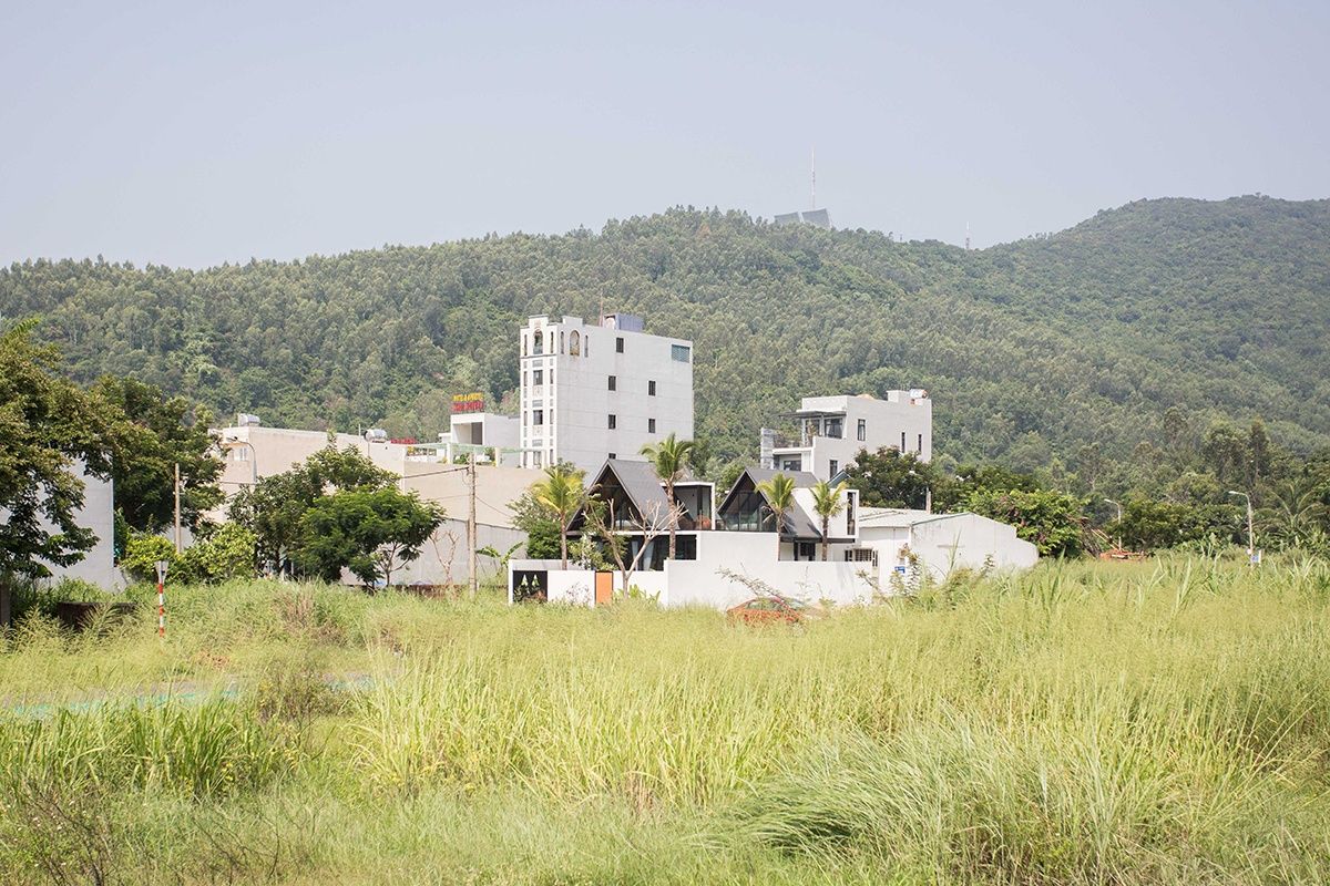 Maison Mansardée - Villa với kết cấu thép dưới chân núi Sơn Trà | 85 Design