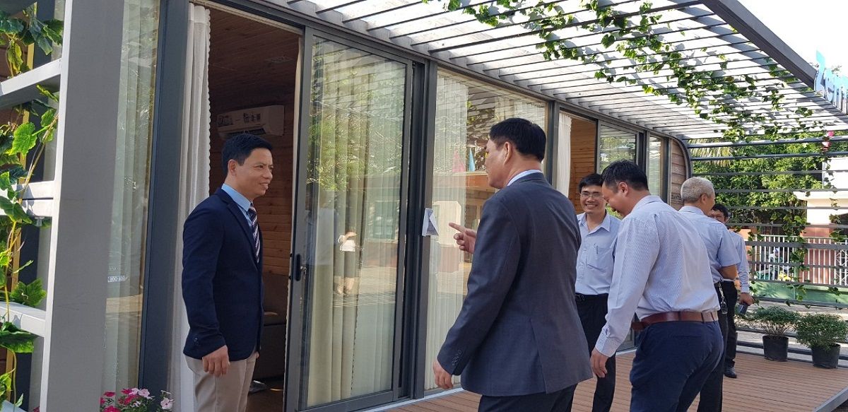 Bí thư Tỉnh ủy Phú Yên - ông Huỳnh Tấn Việt ghé thăm triển lãm Kiến trúc Nội thất tại MUCE