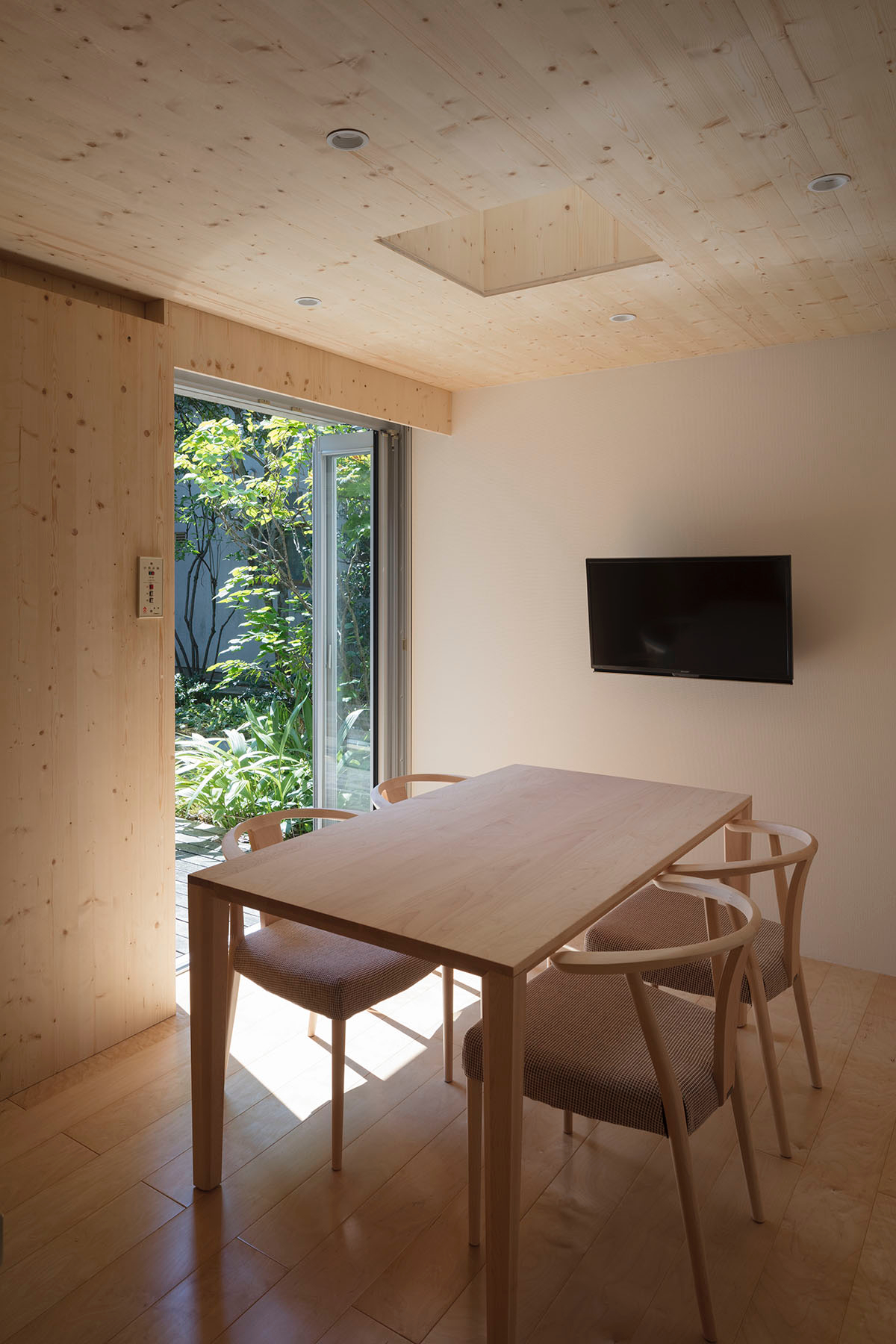 “Ngôi nhà tấm liên tục” - ứng dụng tuyệt vời với gỗ CLT | F.A.D.S