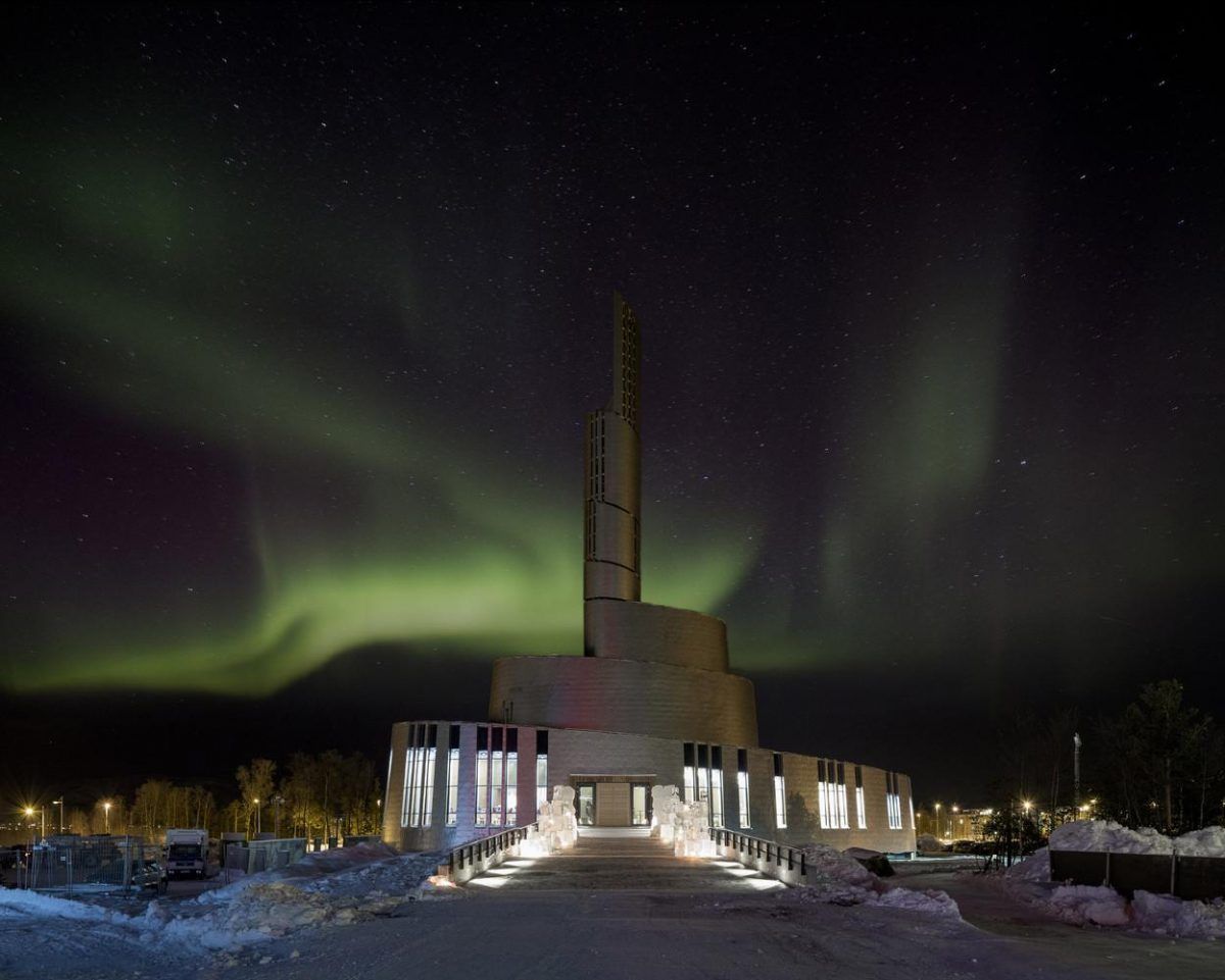 Nhà thờ Northern Lights - điểm ngắm cực quang lý tưởng ở Na Uy