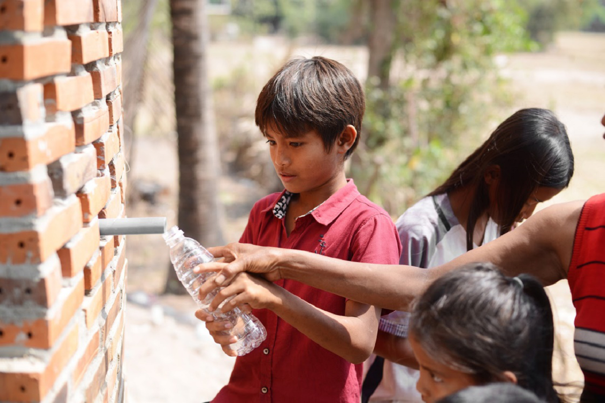 Waterhall - Cung cấp nước uống an toàn ở Campuchia | OOA