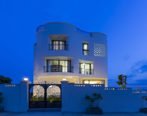 Núi Sạn Villa – ngôi nhà với những đường cong uốn lượn vững chãi | Kaa Architects