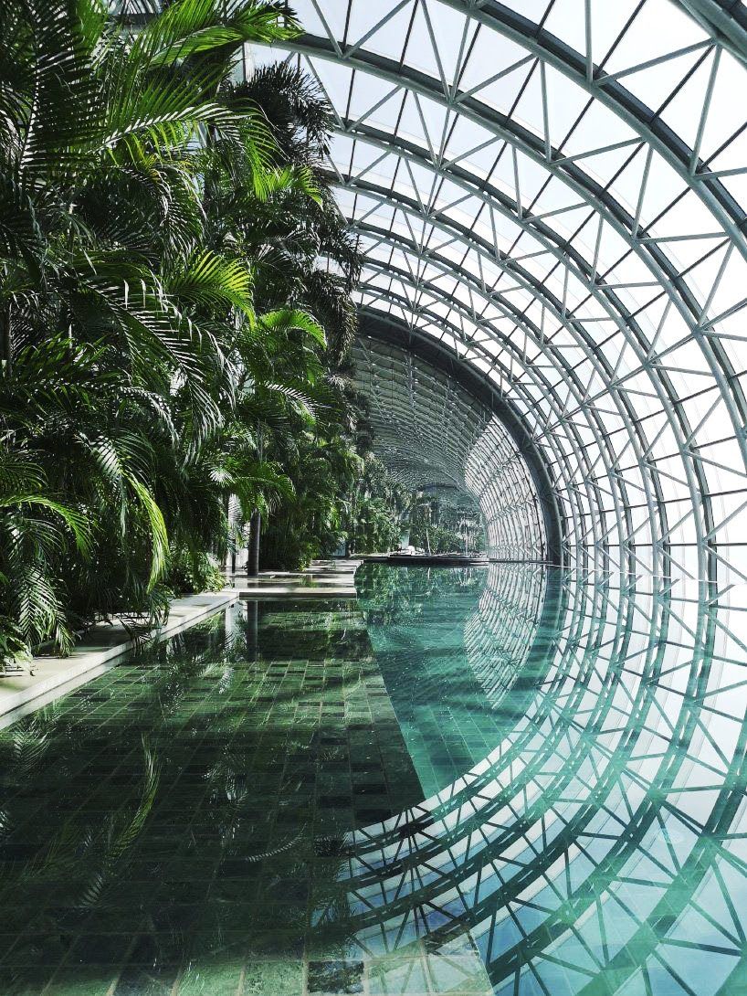 Crystal - tòa cao ốc nằm ngang cao nhất thế giới vừa được khánh thành tại Trùng Khánh, Trung Quốc