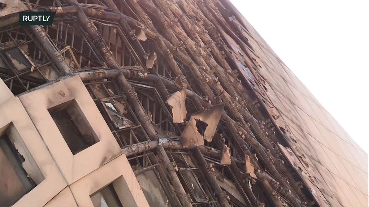 Công trình của KTS Zaha Hadid đang thi công bất ngờ bốc cháy dữ dội