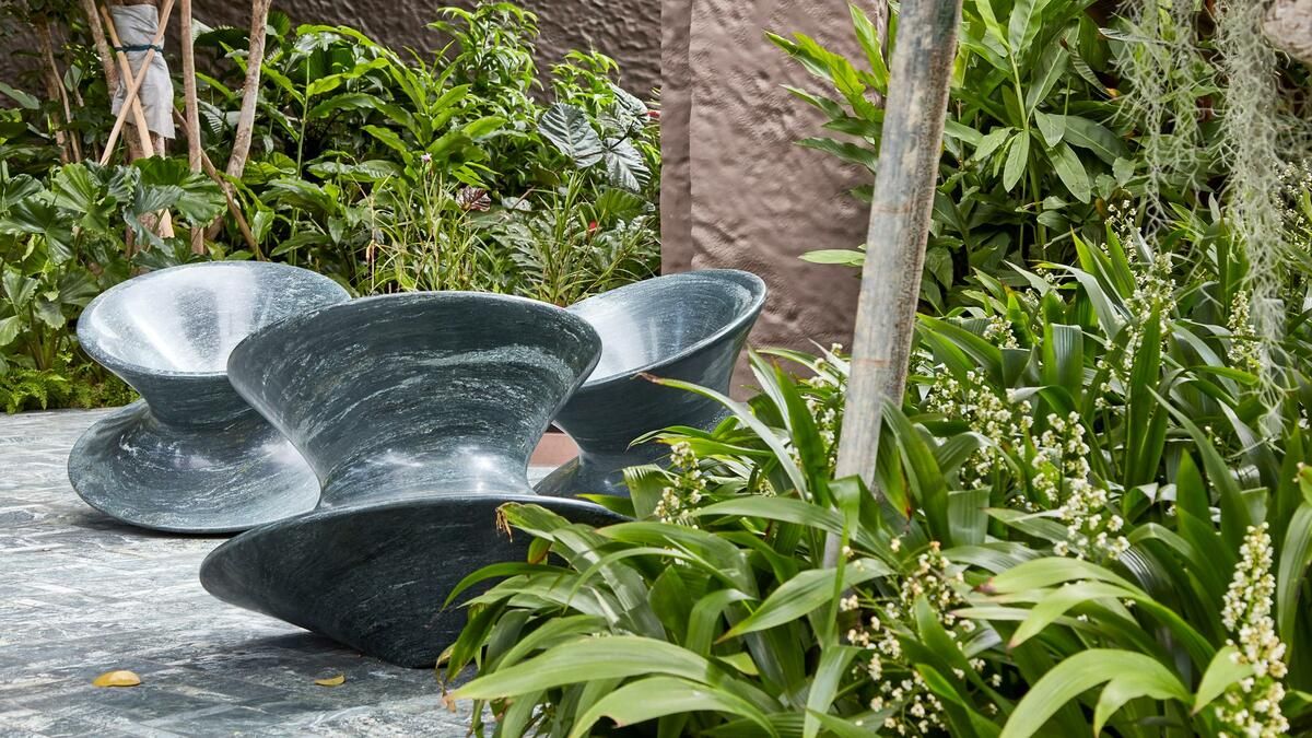 Heatherwick Studio tái tạo ghế Spun bằng đá granit