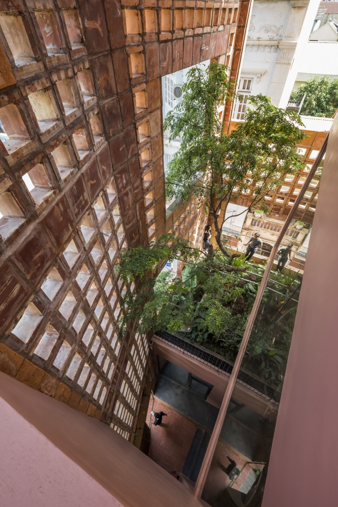 00_Bat-Trang-House_17_Green-filled-in-semi-exterior-space-1000x1000.jpg