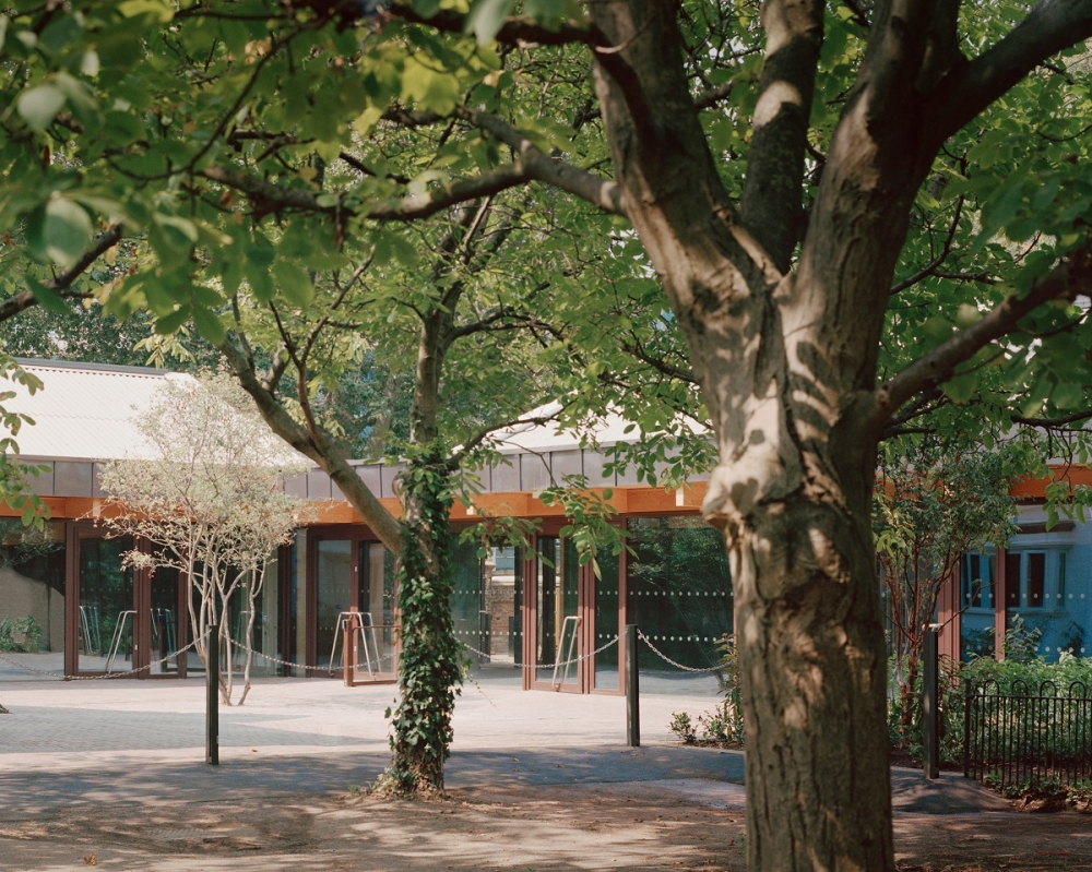 sands-end-community-centre-mae-architects_dezeen_2364_col_1-1000x1000.jpg