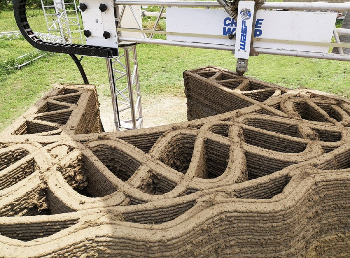 Tecla 3d printed earth wall section by Crane WASP infill
