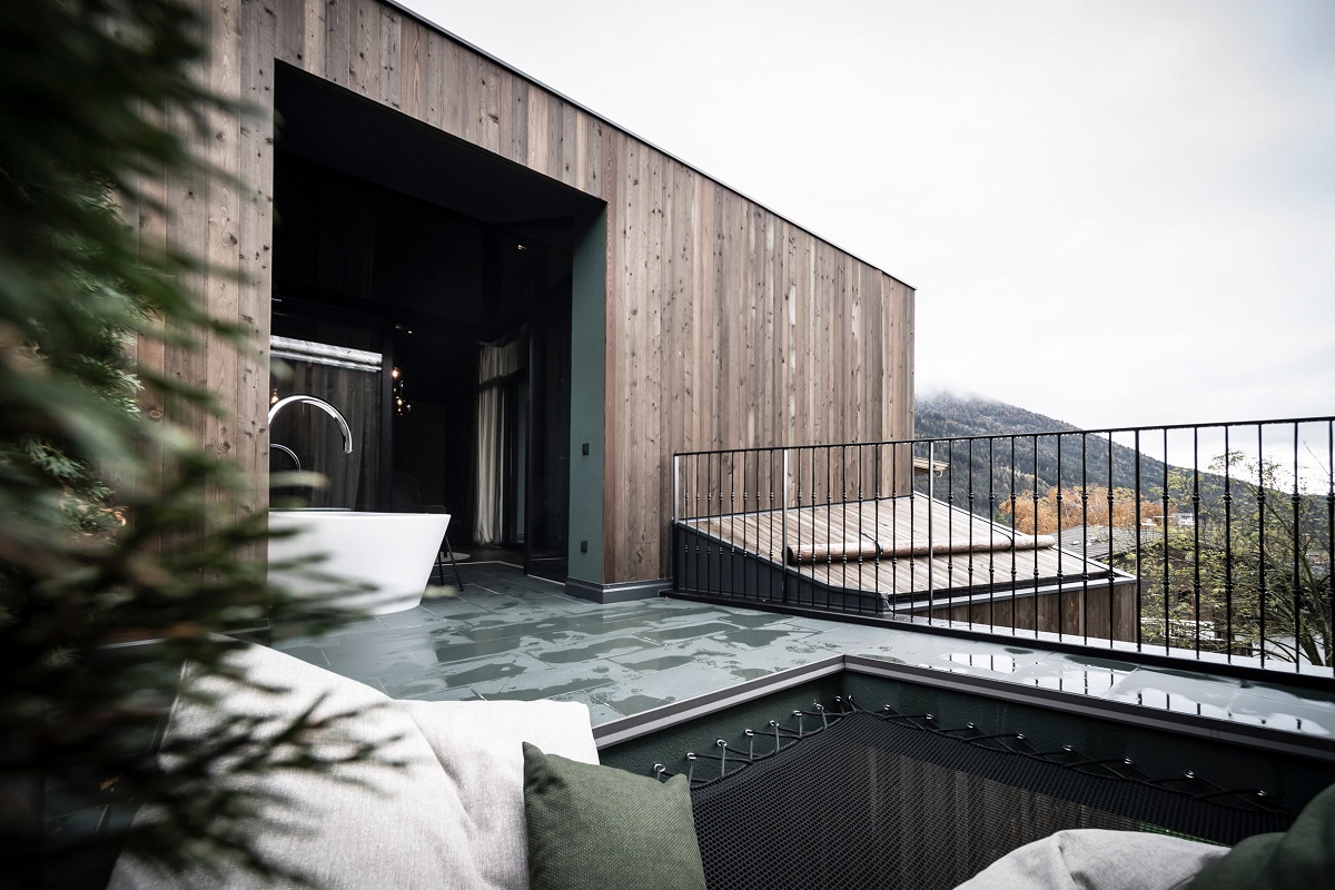 floris-hotel-extension-noa-south-tyrol-italy-architecture_dezeen_2364_col_25.jpg