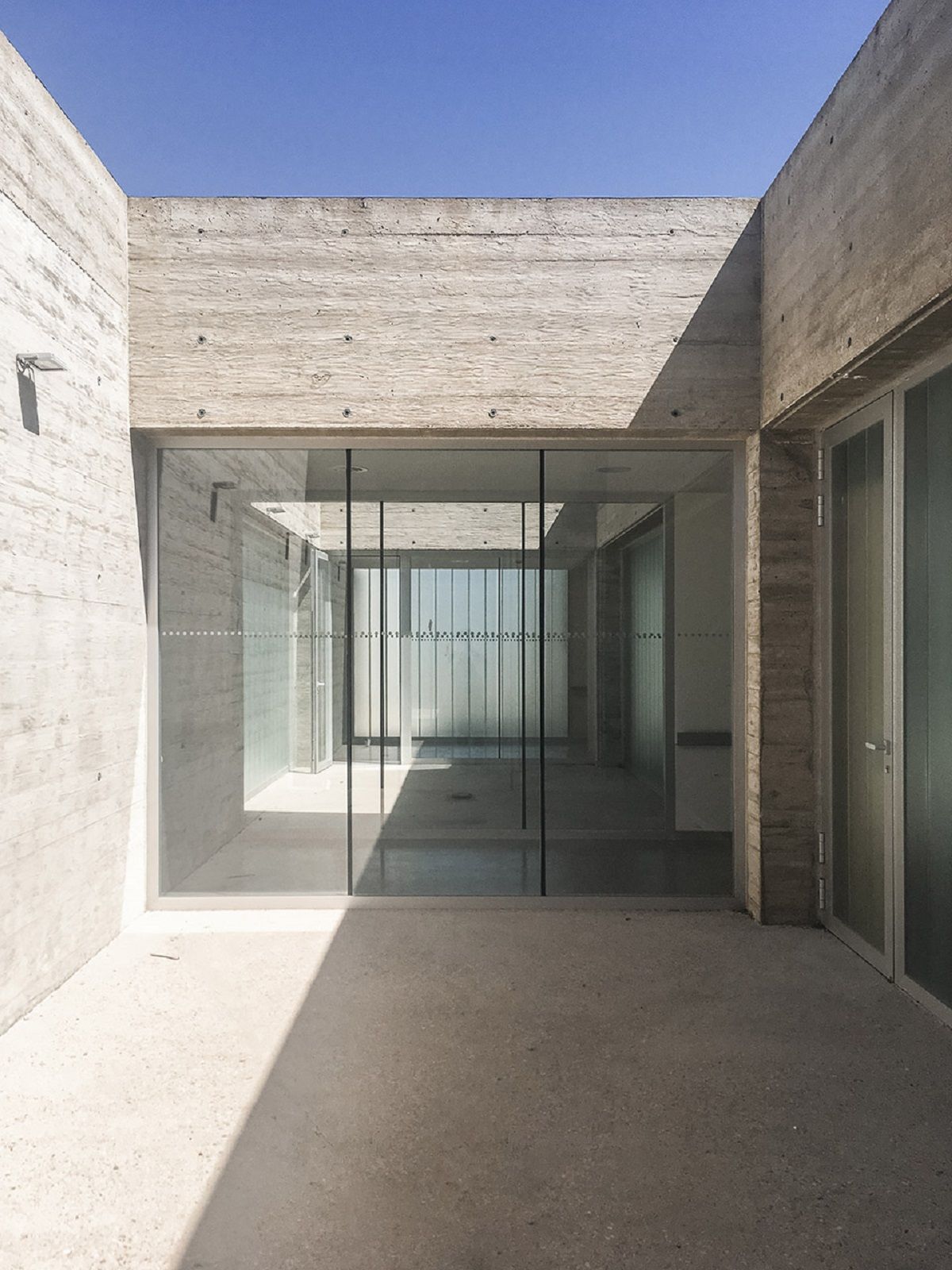 009 day care center for people with alzheimers disease in benavente by studiovra