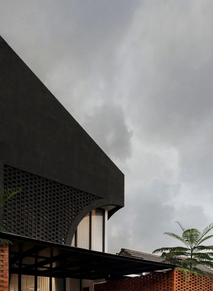 atelier-bertiga-elora-house-indonesia-designboom-4-1-1000x1000.jpg