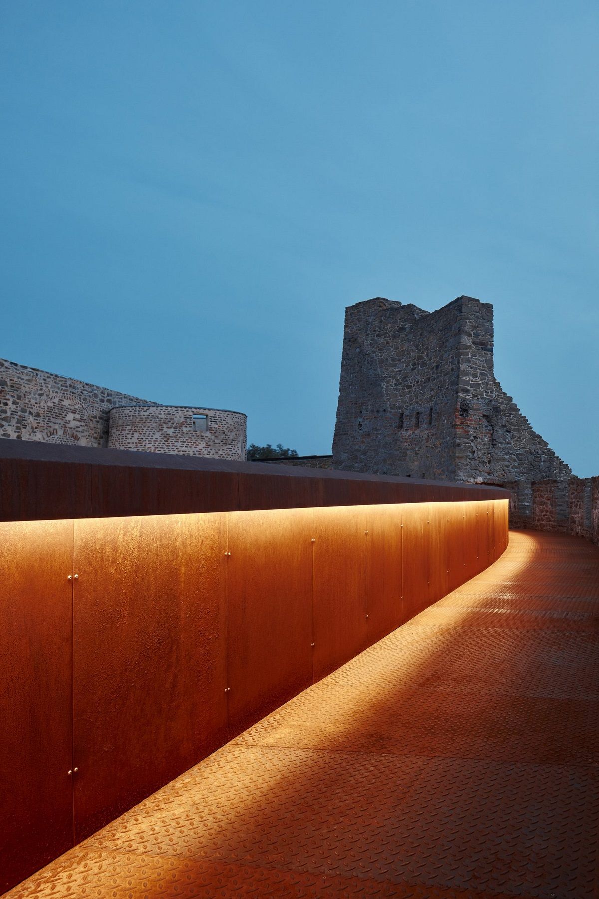 helfstyn-castle-palace-reconstruction-atelier-r-czech-republic_dezeen_2364_col_31-scaled-1.jpg